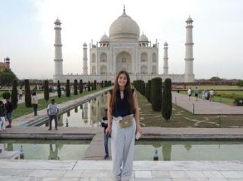 Camila Prieto Taj Mahal India